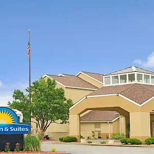 Days By Wyndham St. Louis/westport Mo Hotel