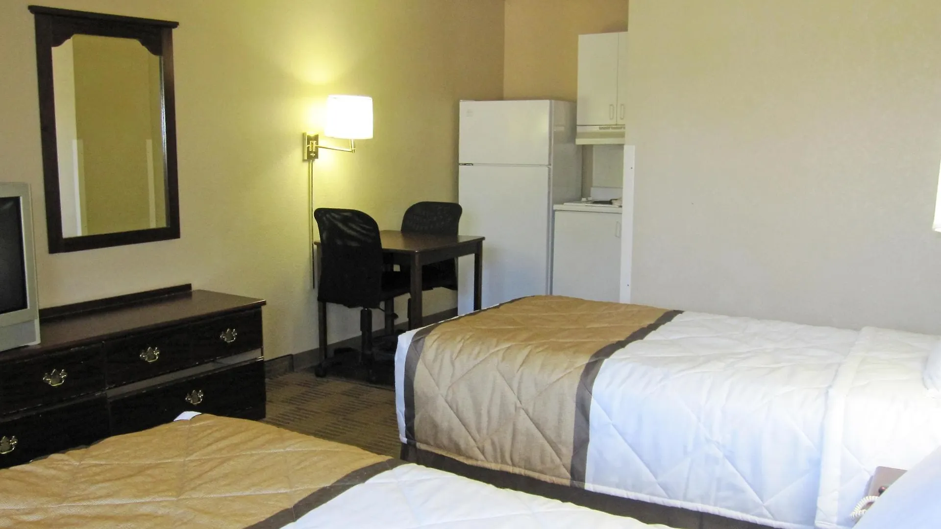 Extended Stay America Suites - St Louis - Westport - E Lackland Rd Maryland Heights Hotel