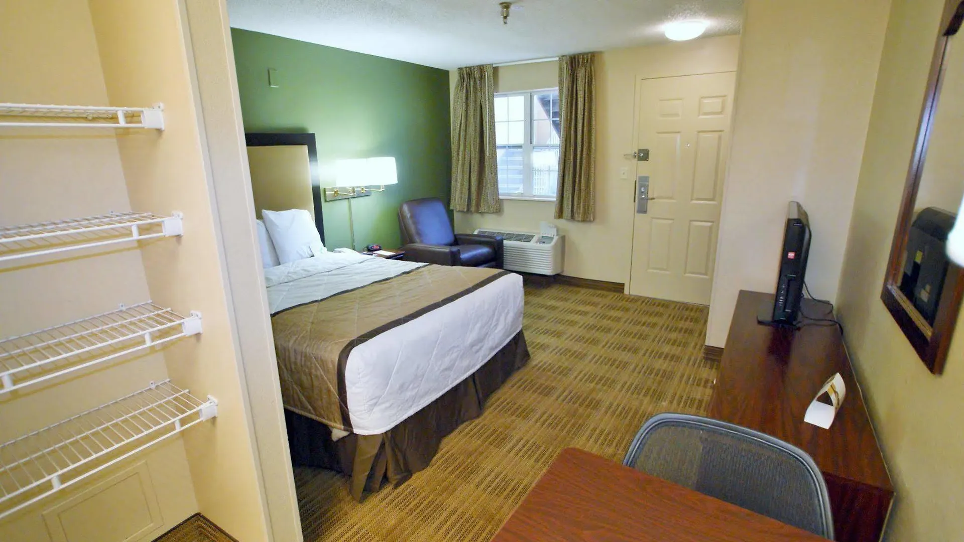 Extended Stay America Suites - St Louis - Westport - E Lackland Rd Maryland Heights