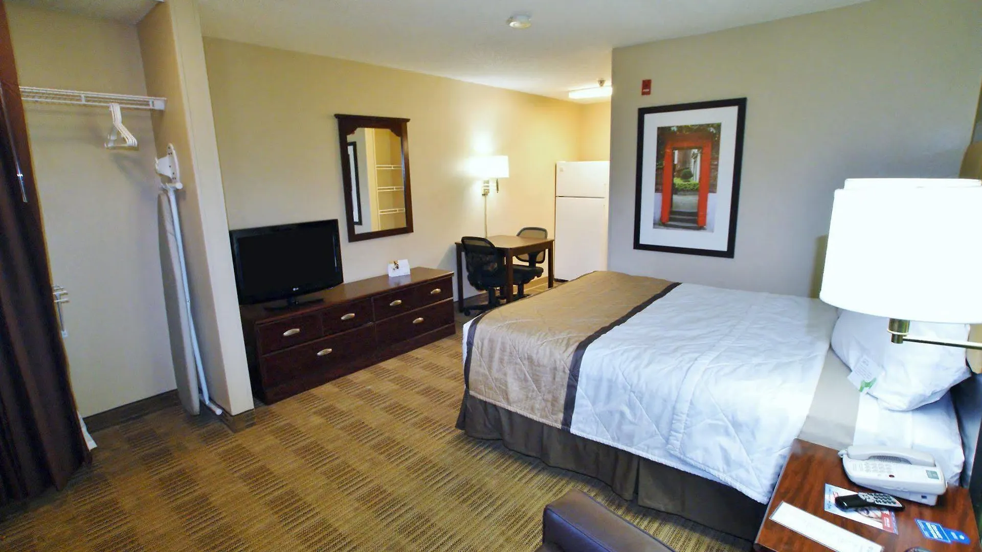 Extended Stay America Suites - St Louis - Westport - E Lackland Rd Maryland Heights 2*,